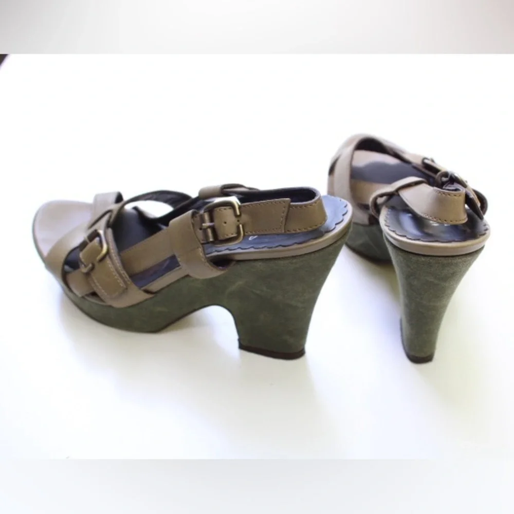 Donald J. Pliner platform sandals